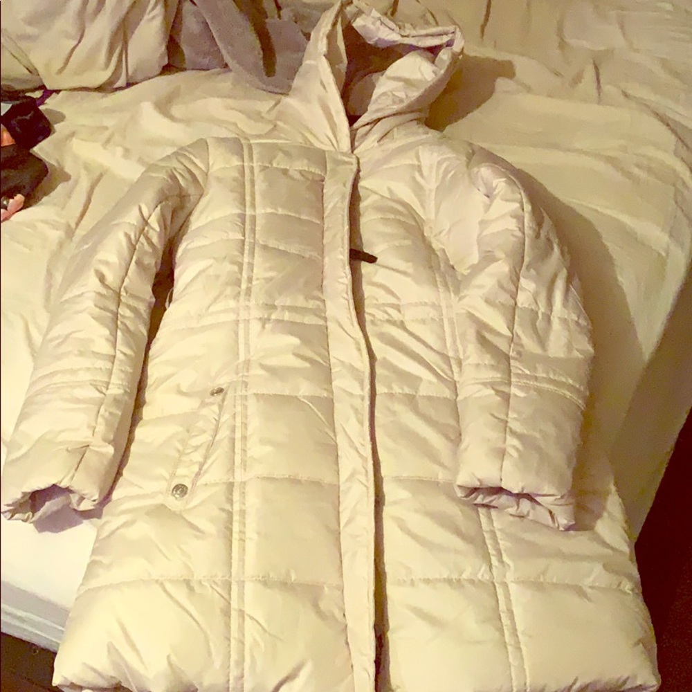 82 degree Fahrenheit active outerwear jacket
